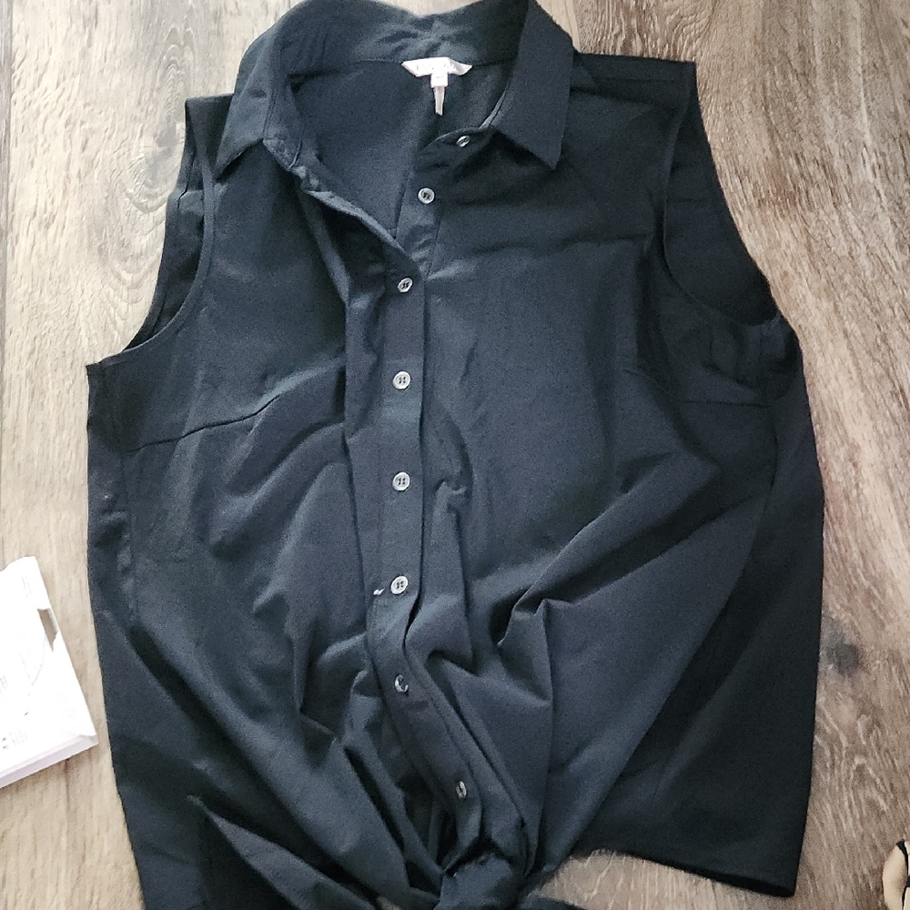 Black Sleeveless Shirt